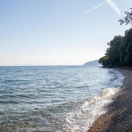 Beachfront Romantica Place Ground Floor شقة *