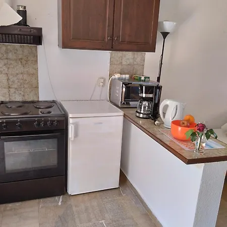 Beachfront Romantica Place Ground Floor Agia Pelagia Chlomou