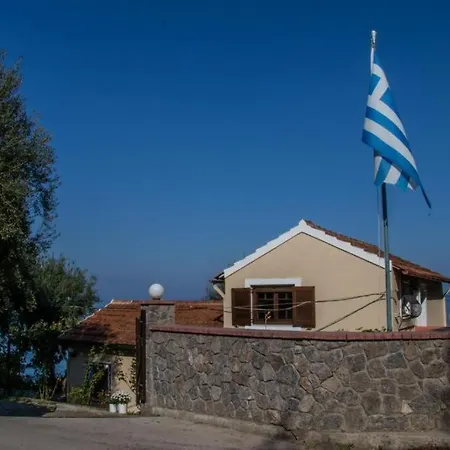 Beachfront Romantica Place Ground Floor