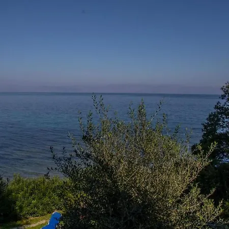 Beachfront Romantica Place Ground Floor Agia Pelagia Chlomou