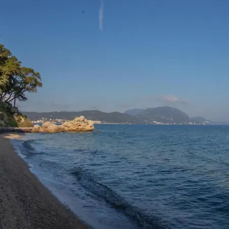 Διαμέρισμα Beachfront Romantica Place Ground Floor *