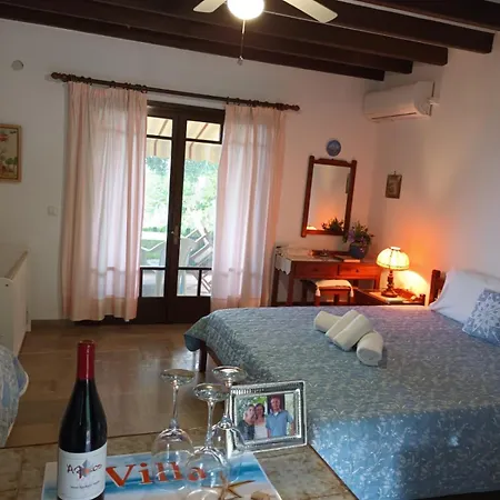 Beachfront Romantica Place Ground Floor アパート Agia Pelagia Chlomou