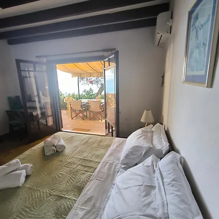 Apartmán Beachfront Romantica Place Ground Floor Agia Pelagia Chlomou