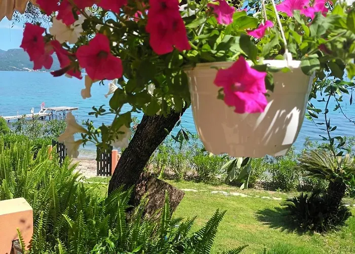 Beachfront Romantica Place Ground Floor