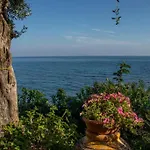 Beachfront Romantica Place Ground Floor 아파트 Agia Pelagia Chlomou