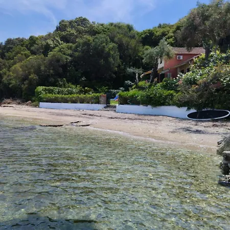 Beachfront Romantica Place Ground Floor Apartament