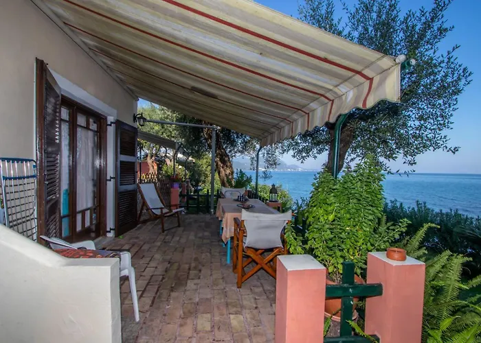 Apartman Beachfront Romantica Place Ground Floor Ajía Pelajía Hlomú